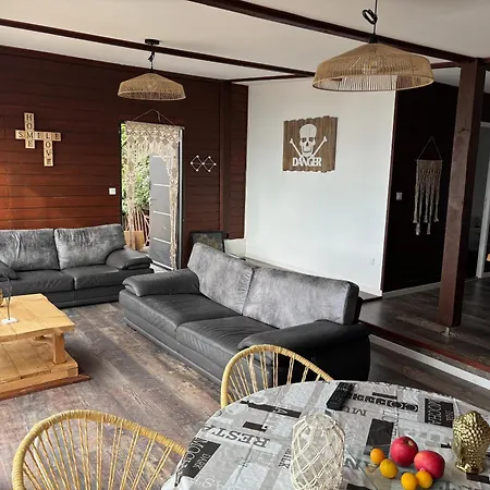 De La Apartment