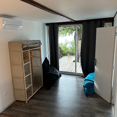 Apartment De La *