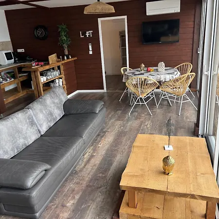 Apartment De La
